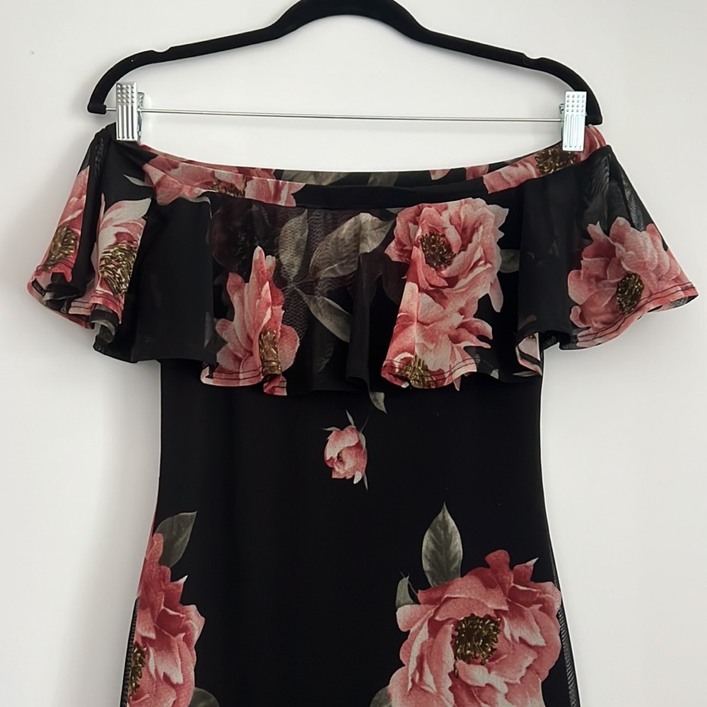 Off the shoulder beautiful summer dress